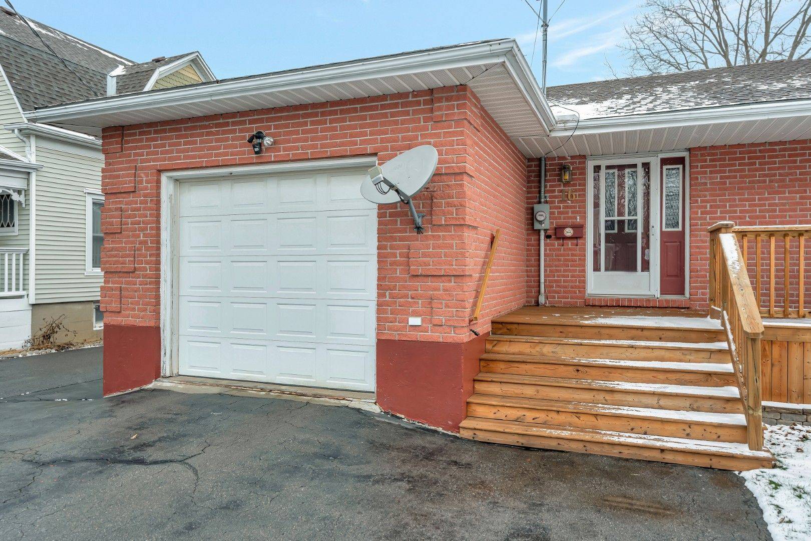 Prince Edward County, ON K0K 2T0,16 Maple AVE