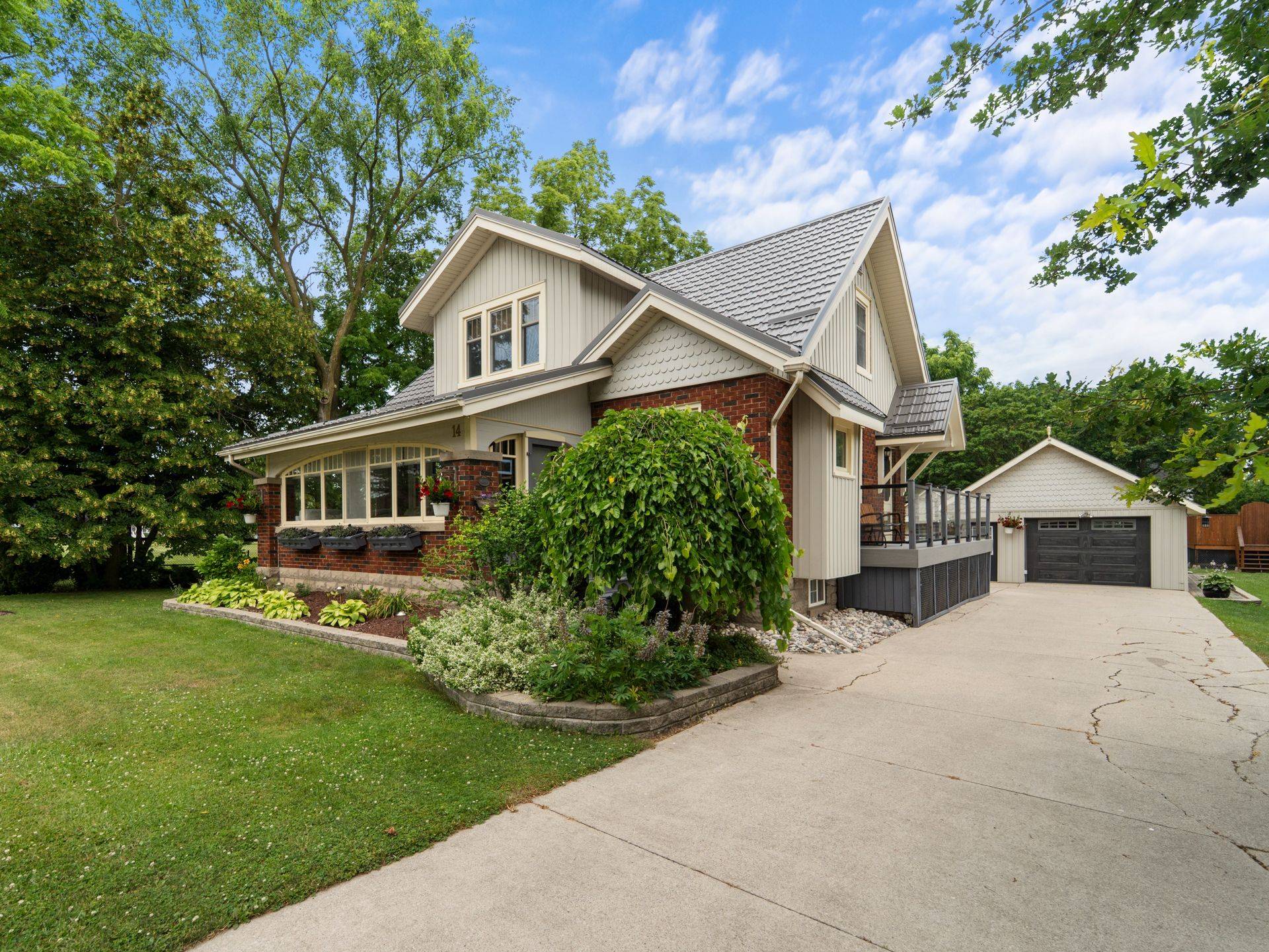 14 Centre ST, Bluewater, ON N0M 2T0