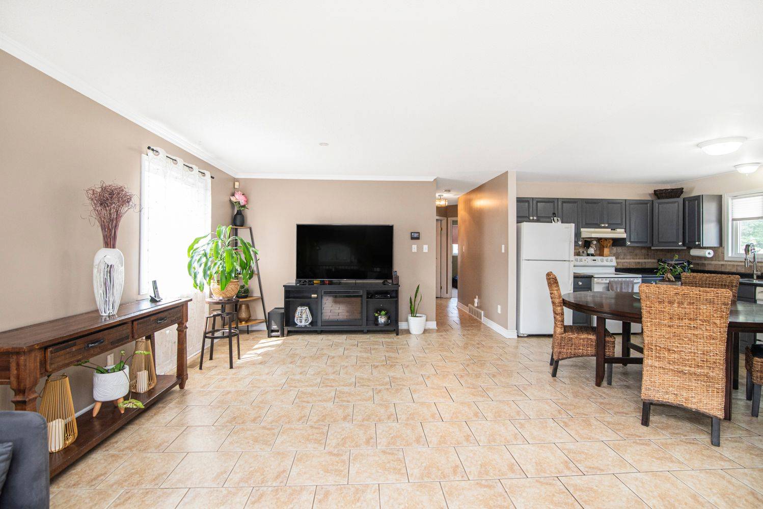 360 White Sands DR, London South, ON N6M 1J1
