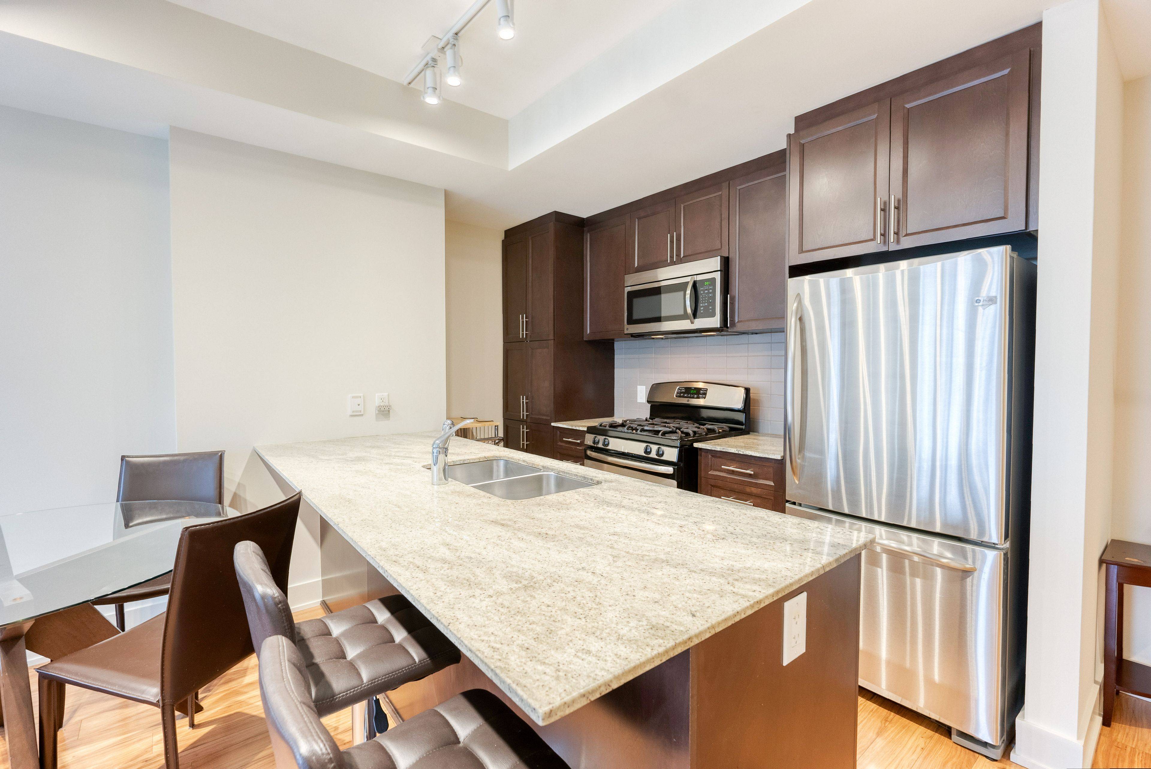 Tunneys Pasture And Ottawa West, ON K1Y 3A2,131 Holland AVE #412