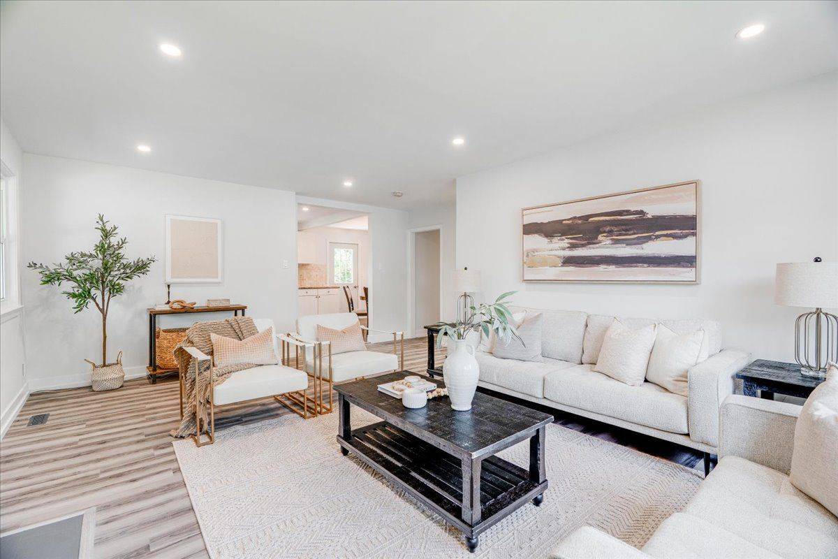 London East, ON N5W 2A2,1697 Moffatt AVE