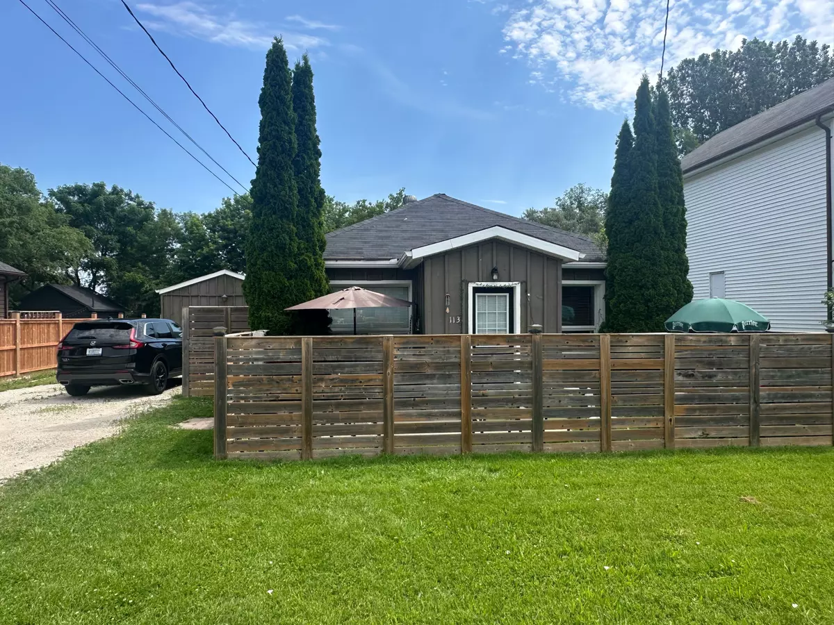 Collingwood, ON L9Y 3G8,113 Spruce ST