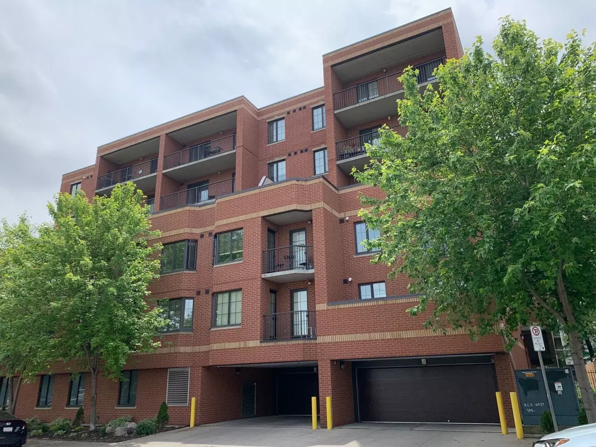Hamilton, ON L8R 2R6,47 Caroline ST N #301