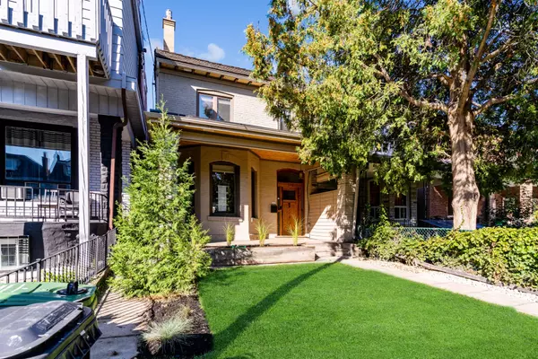 Toronto C01, ON M6G 2V7,520 Manning AVE
