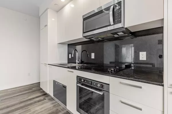 Toronto C07, ON M2N 0L2,75 Canterbury PL #2102