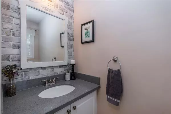New Tecumseth, ON L0G 1A0,472 Haines ST