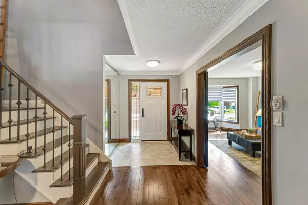 Oakville, ON L6H 3T3,2024 Markle DR