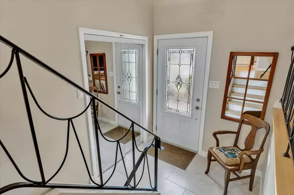 Peterborough West, ON K9J 7G4,1690 Pinehill DR