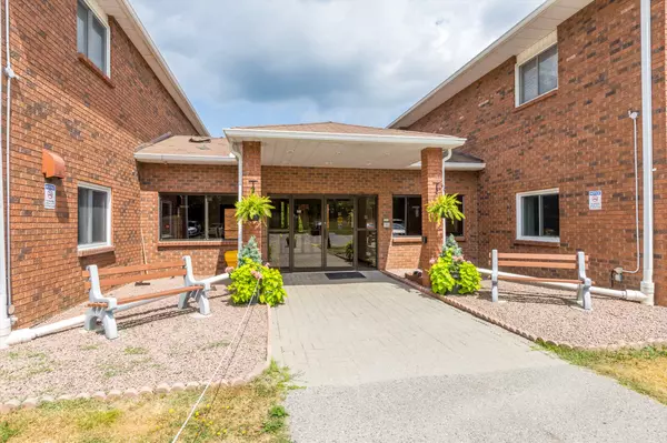 Peterborough Central, ON K9H 7M5,475 Parkhill RD W #115