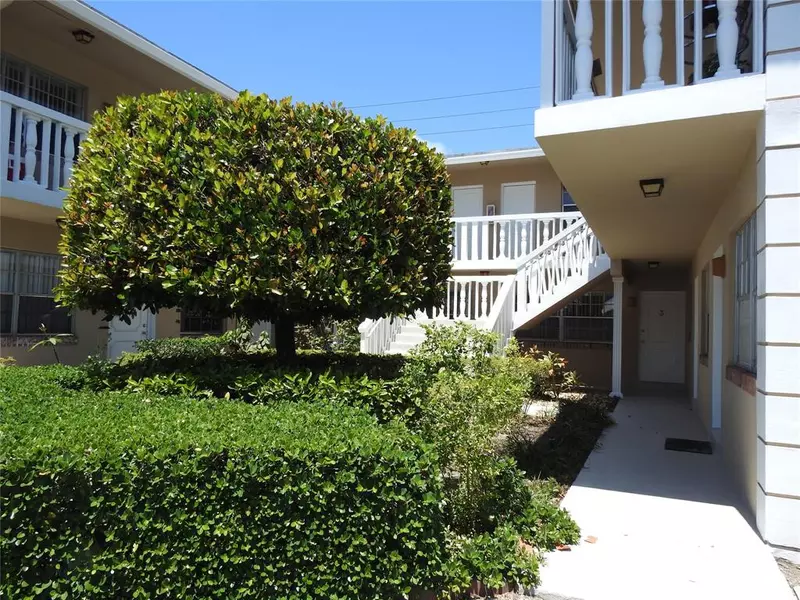 2711 NE 49th street #3, Fort Lauderdale, FL 33308