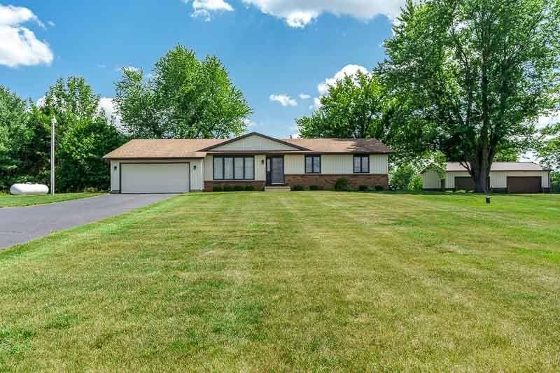 10676 Smith Road, Pecatonica, IL 61063