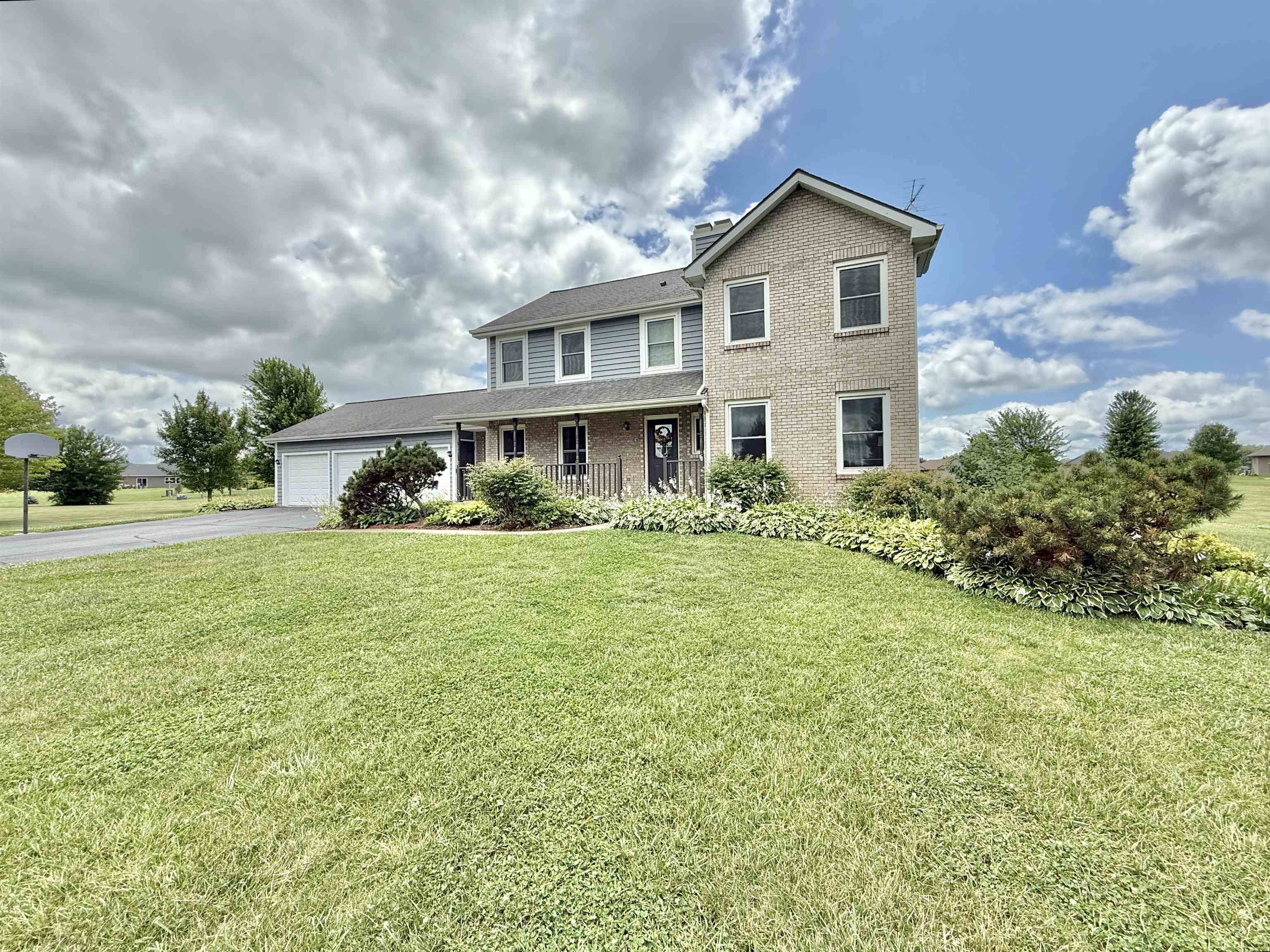 5448 S Branch Court, Rochelle, IL 61068