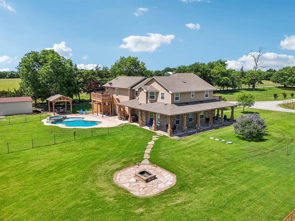 4359 County Road 4640, Trenton, TX 75490