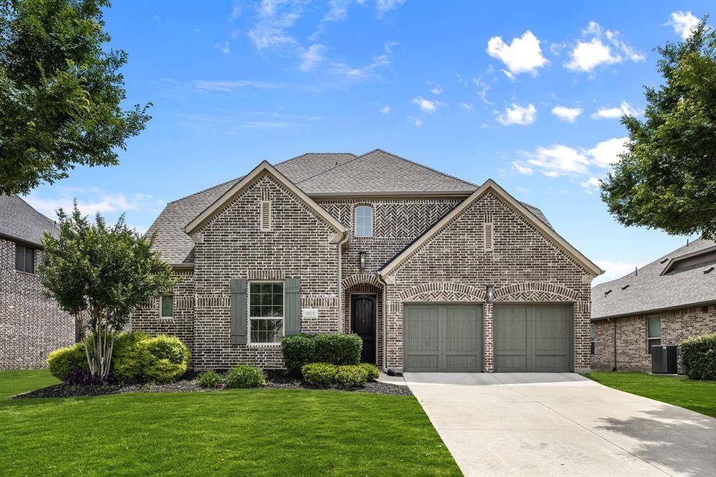 1020 Highpoint Way, Roanoke, TX 76262
