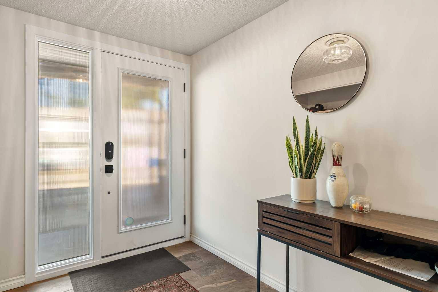 Calgary, AB T2V 4N6,2225 Oakmoor DR SW #55