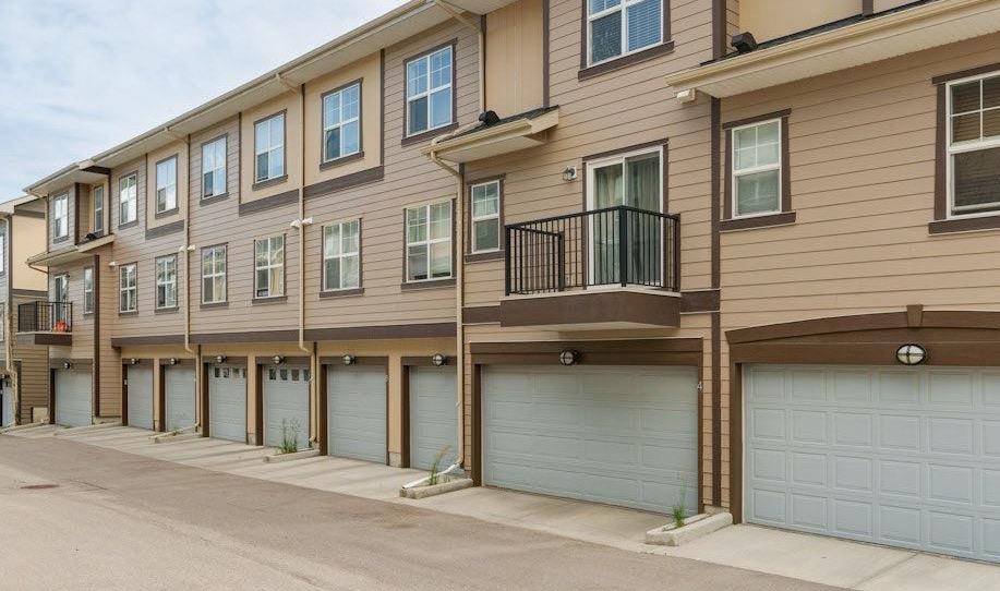 Calgary, AB T3P 0S1,4 Evanscrest GDNS NW