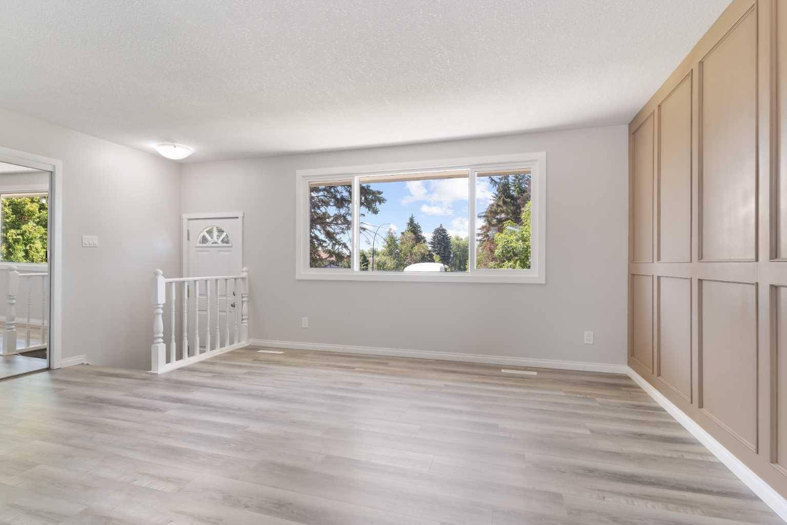 Calgary, AB T2A 1X9,944 Raynard CRES SE