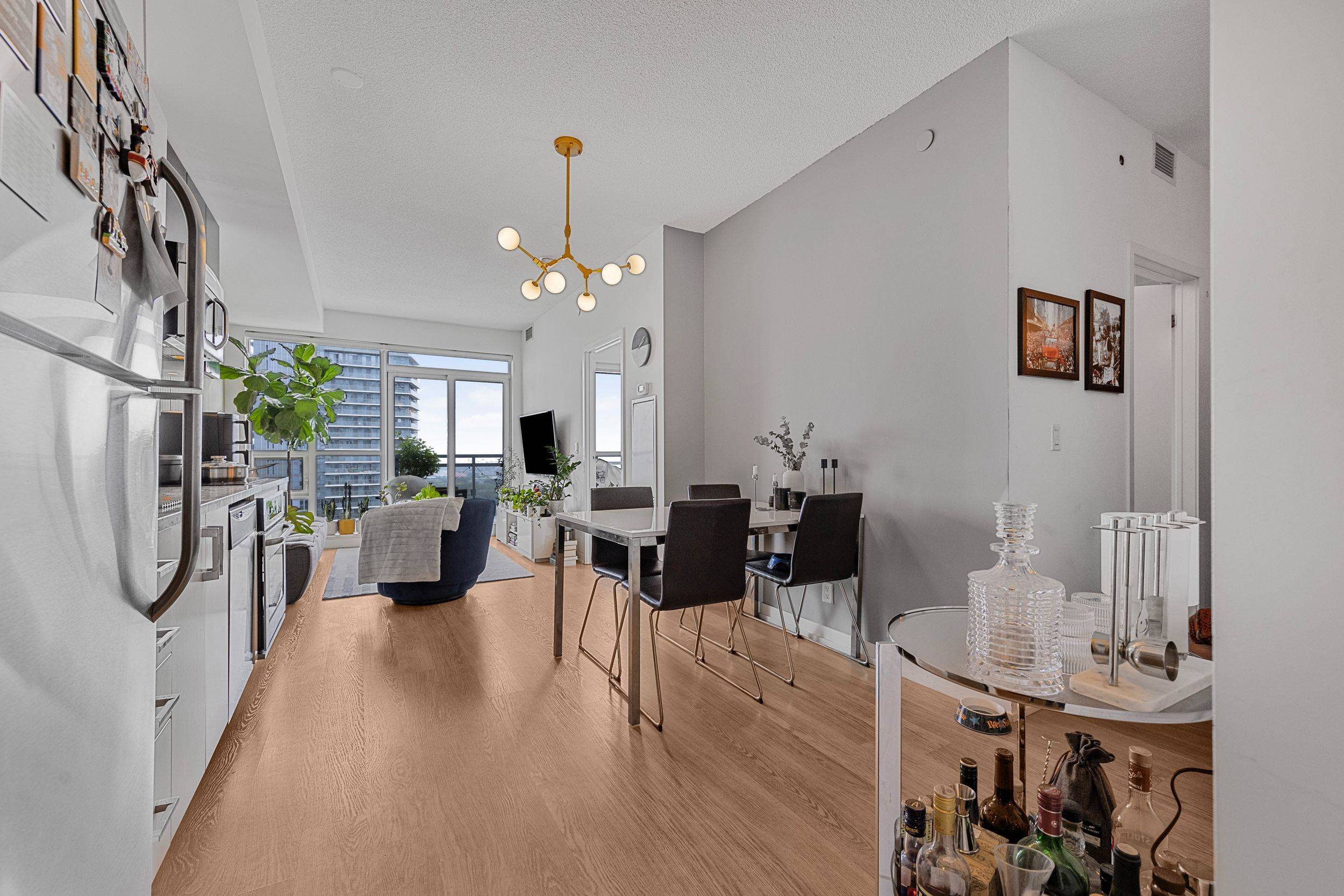 Toronto C10, ON M4S 0A5,98 Lillian ST E #2316