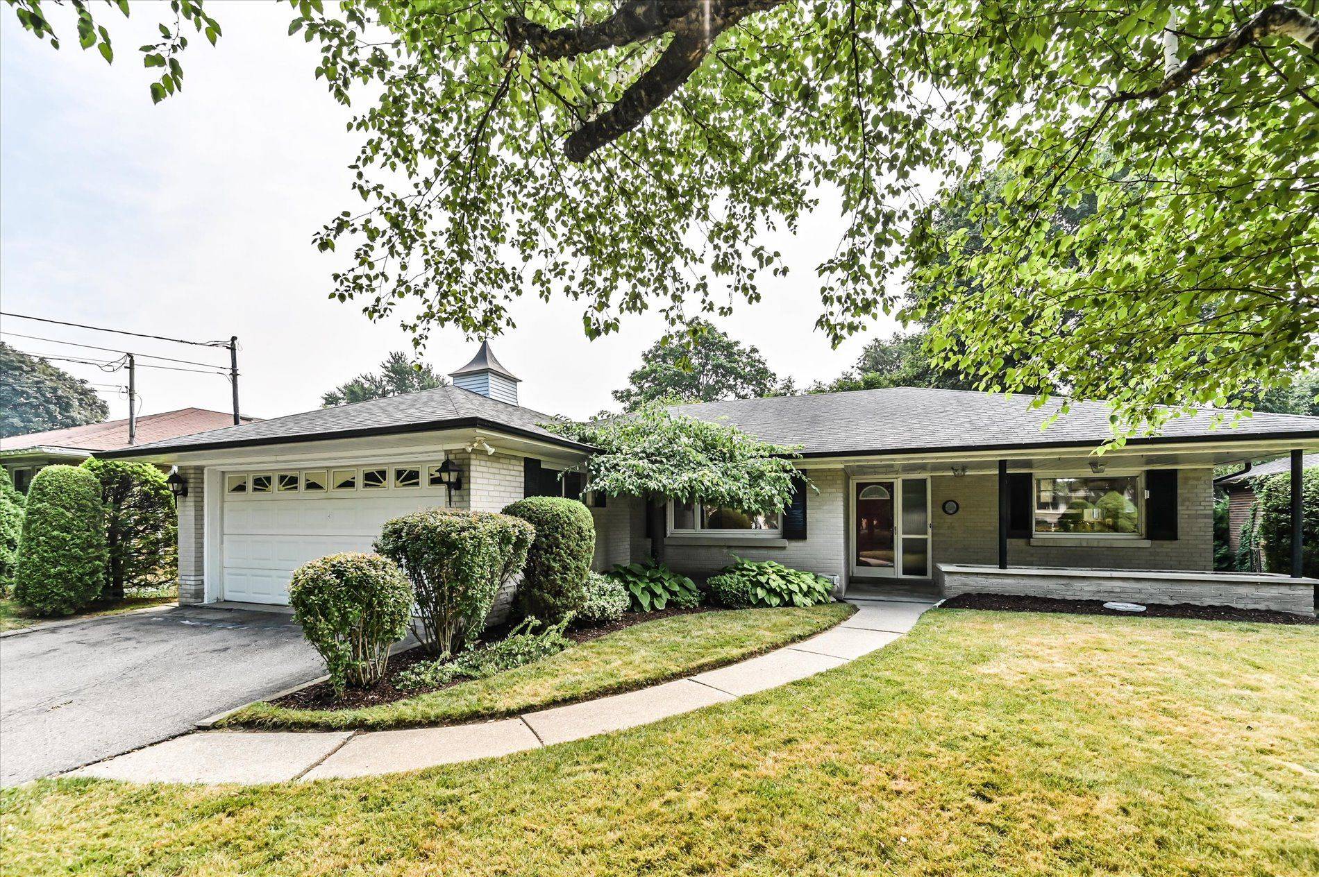 143 Sweeney DR, Toronto C13, ON M4A 1V1