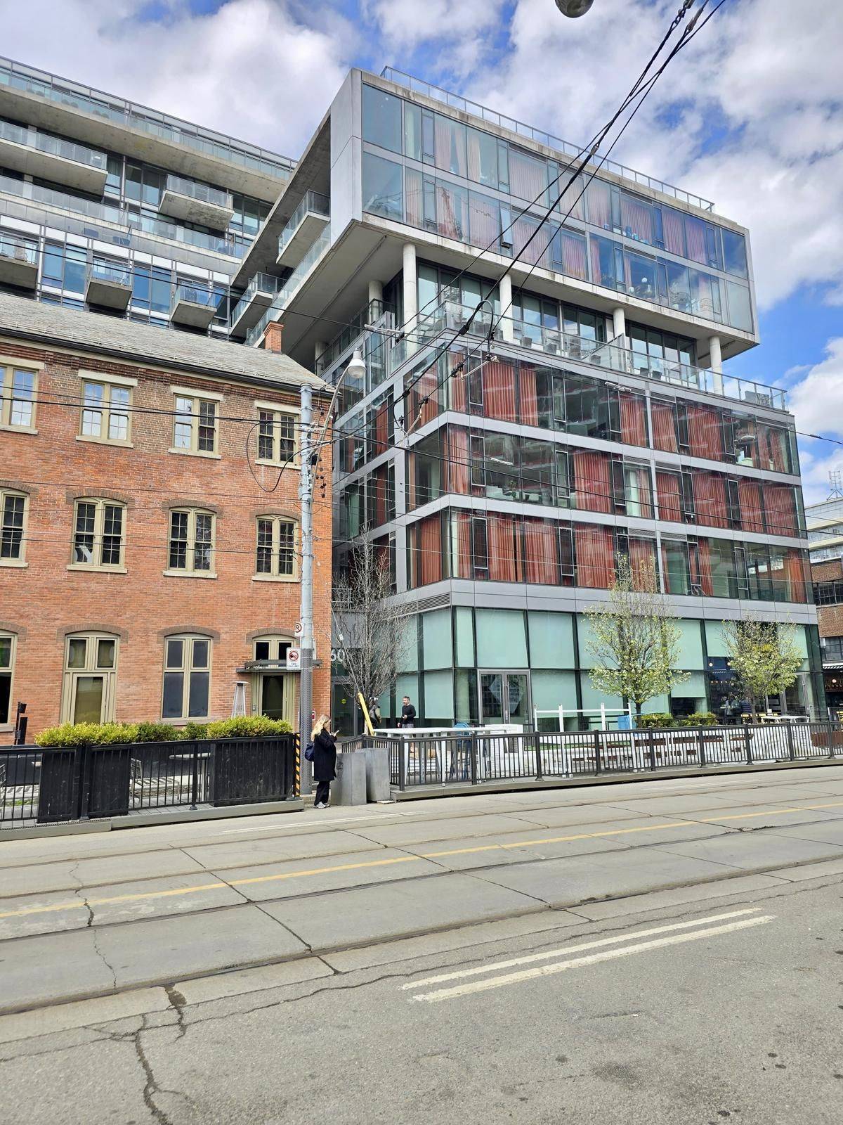Toronto C01, ON M5V 0L6,560 King ST W #213