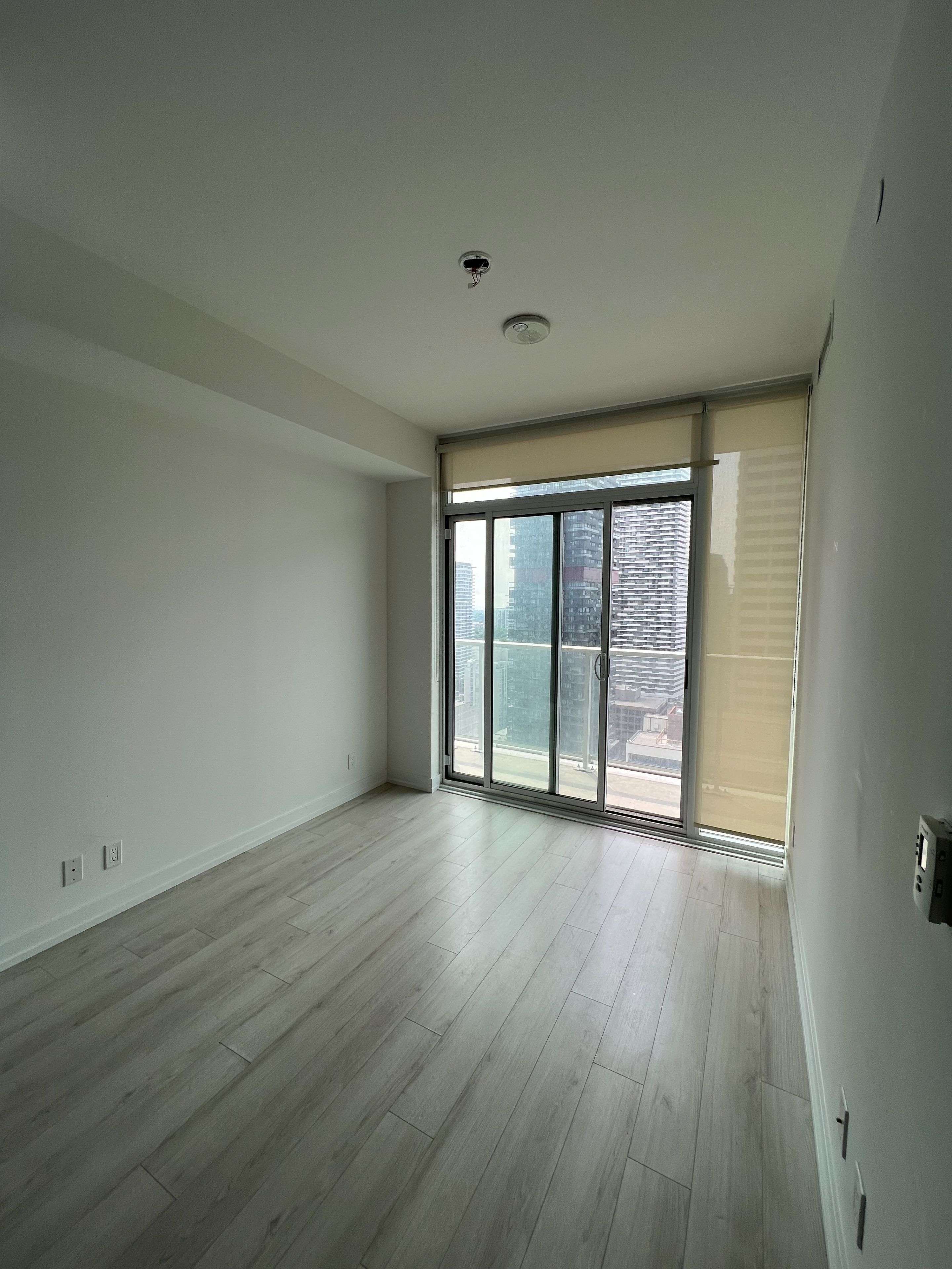 Toronto C03, ON M4R 1C5,33 Helendale AVE #2208