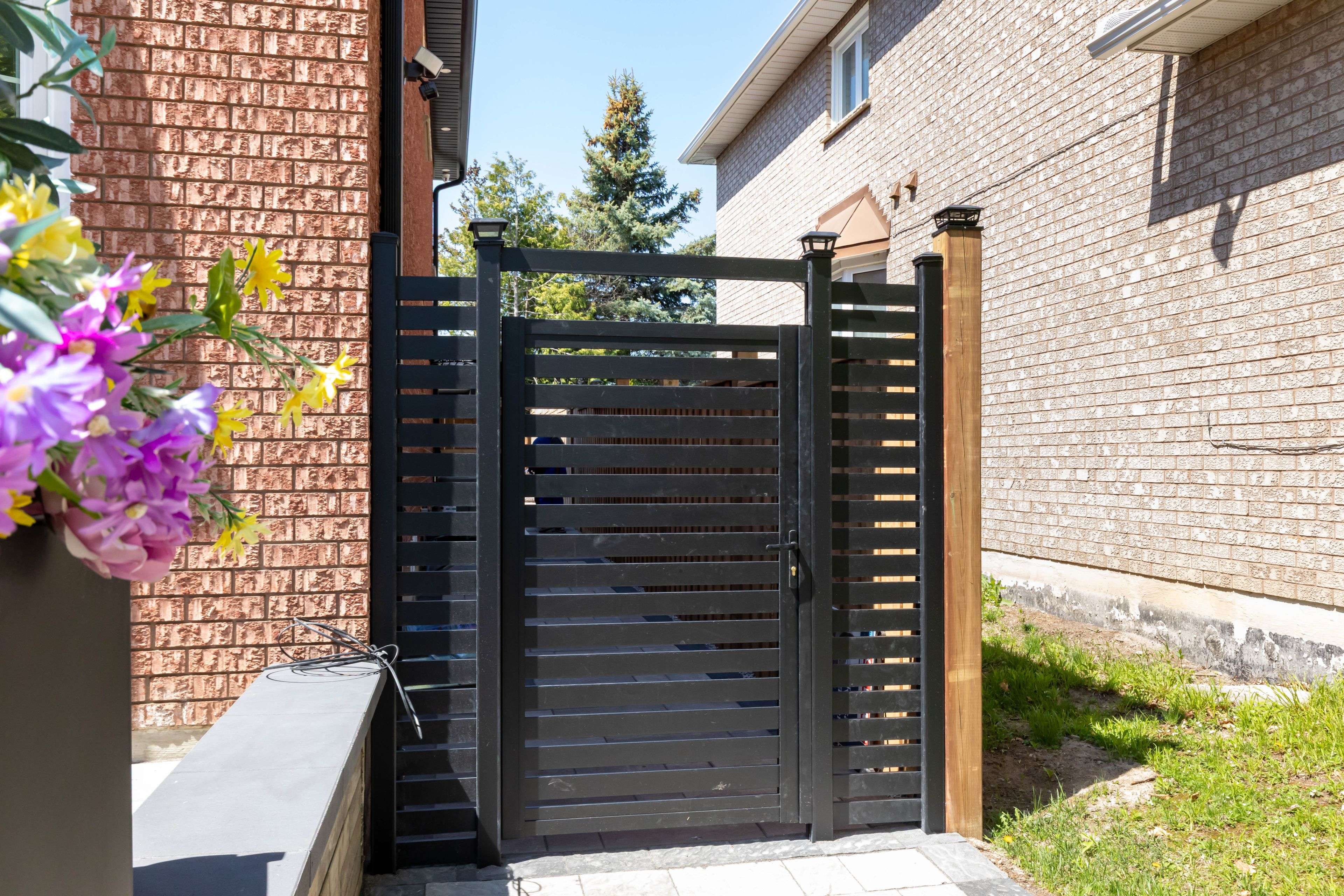 10 Emmett PL E #Lower, Whitby, ON L1R 2B4