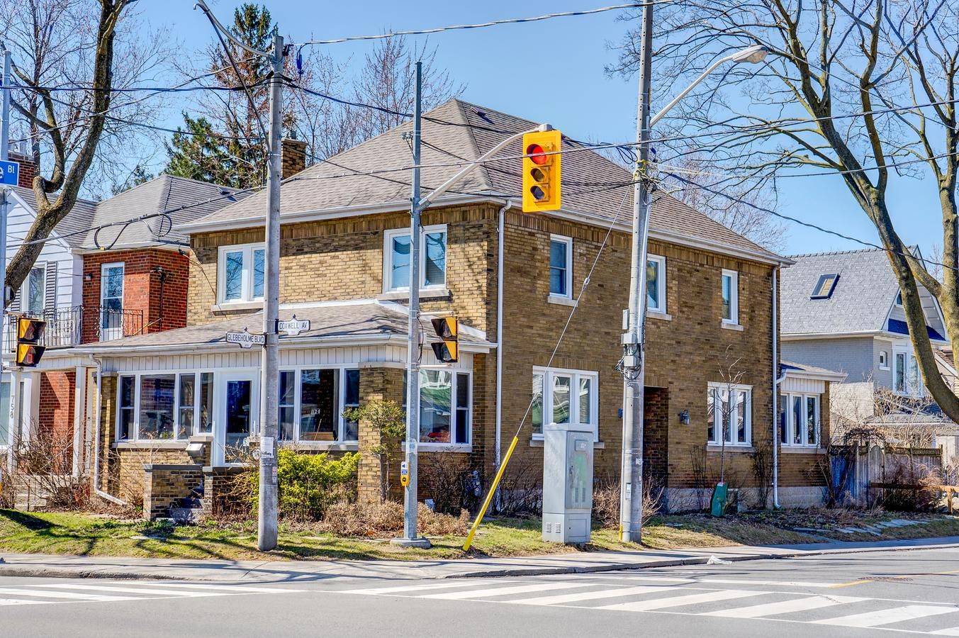 Toronto E03, ON M4C 3C4,760 Coxwell AVE #Lower