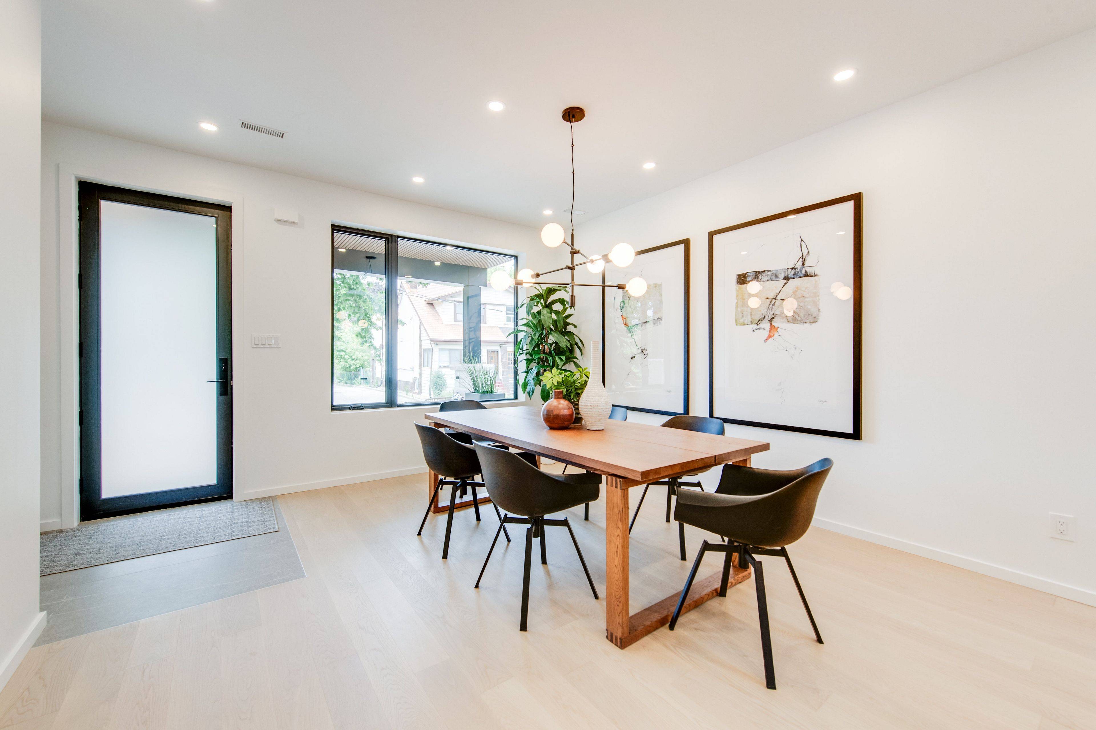 Toronto E01, ON M4L 2N3,47 Laing ST