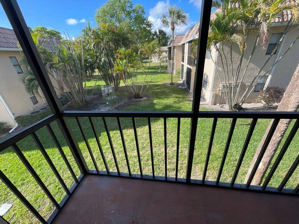 Boca Raton, FL 33433,6844 PALMETTO CIR #201