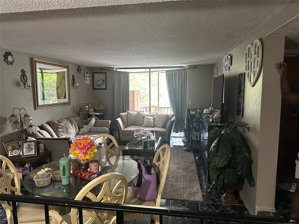 Lauderhill, FL 33319,3680 Inverrary Dr #2w