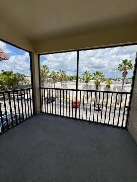 Pompano Beach, FL 33060,253 S Cypress #240