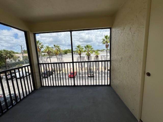 Pompano Beach, FL 33060,253 S Cypress #240
