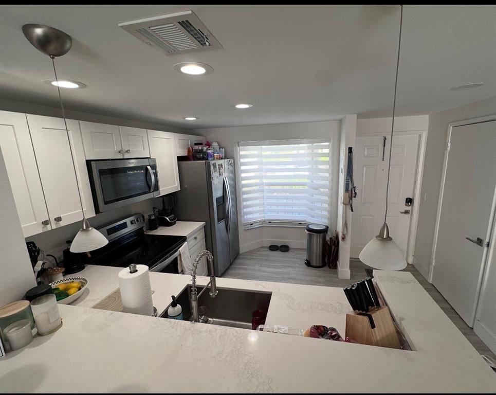 Boca Raton, FL 33487,1010 E Jeffery St