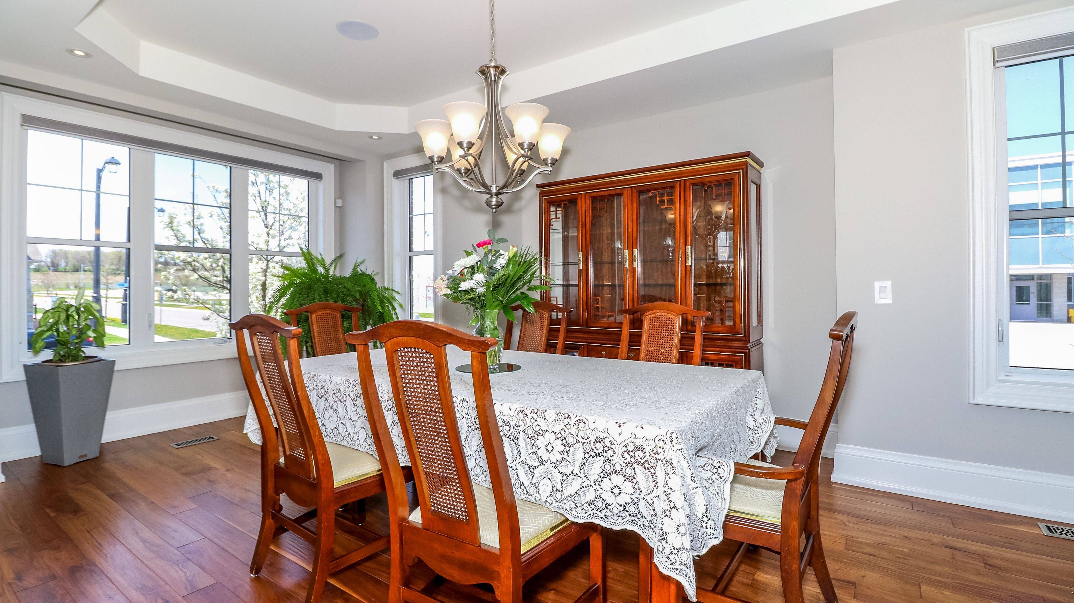 Bradford West Gwillimbury, ON L3Z 0V6,59 Leith DR N