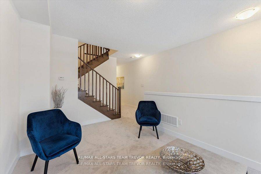 Markham, ON L6B 1R1,35 Mikayla LN