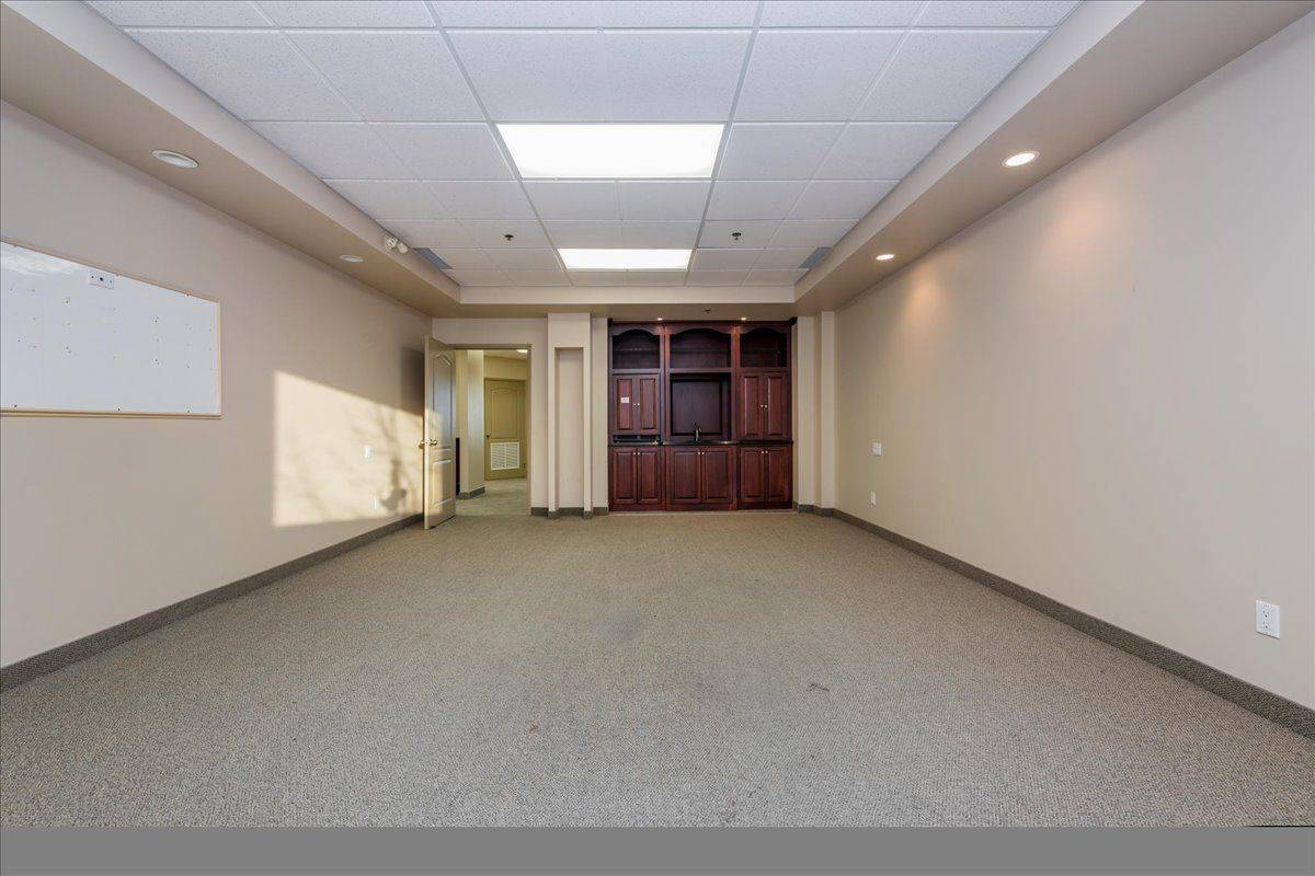 27 Hooper RD #10&11- 2nd Floor, Barrie, ON L4N 9S3
