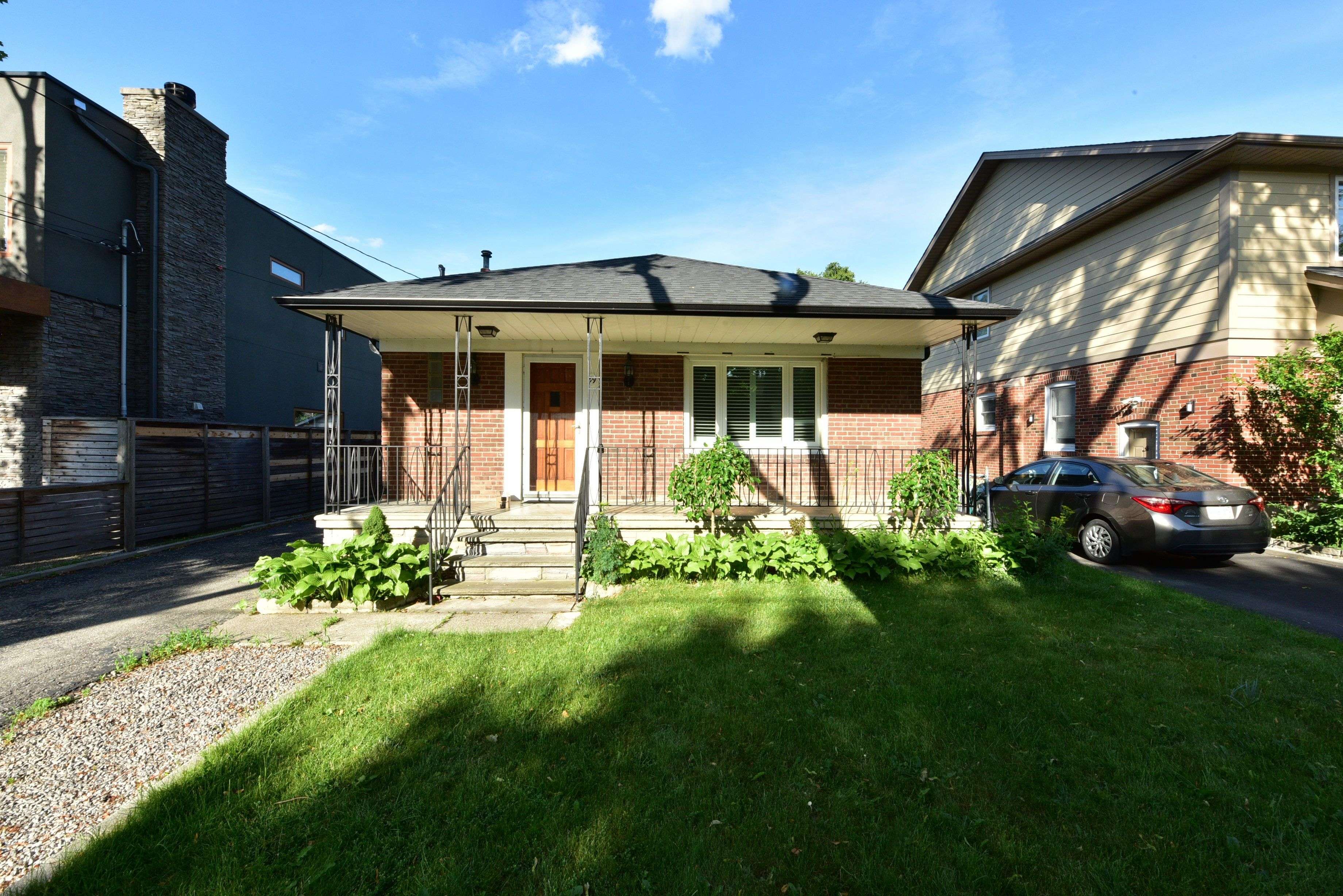 39 Westhead RD #Main floor, Toronto W06, ON M8W 4R7