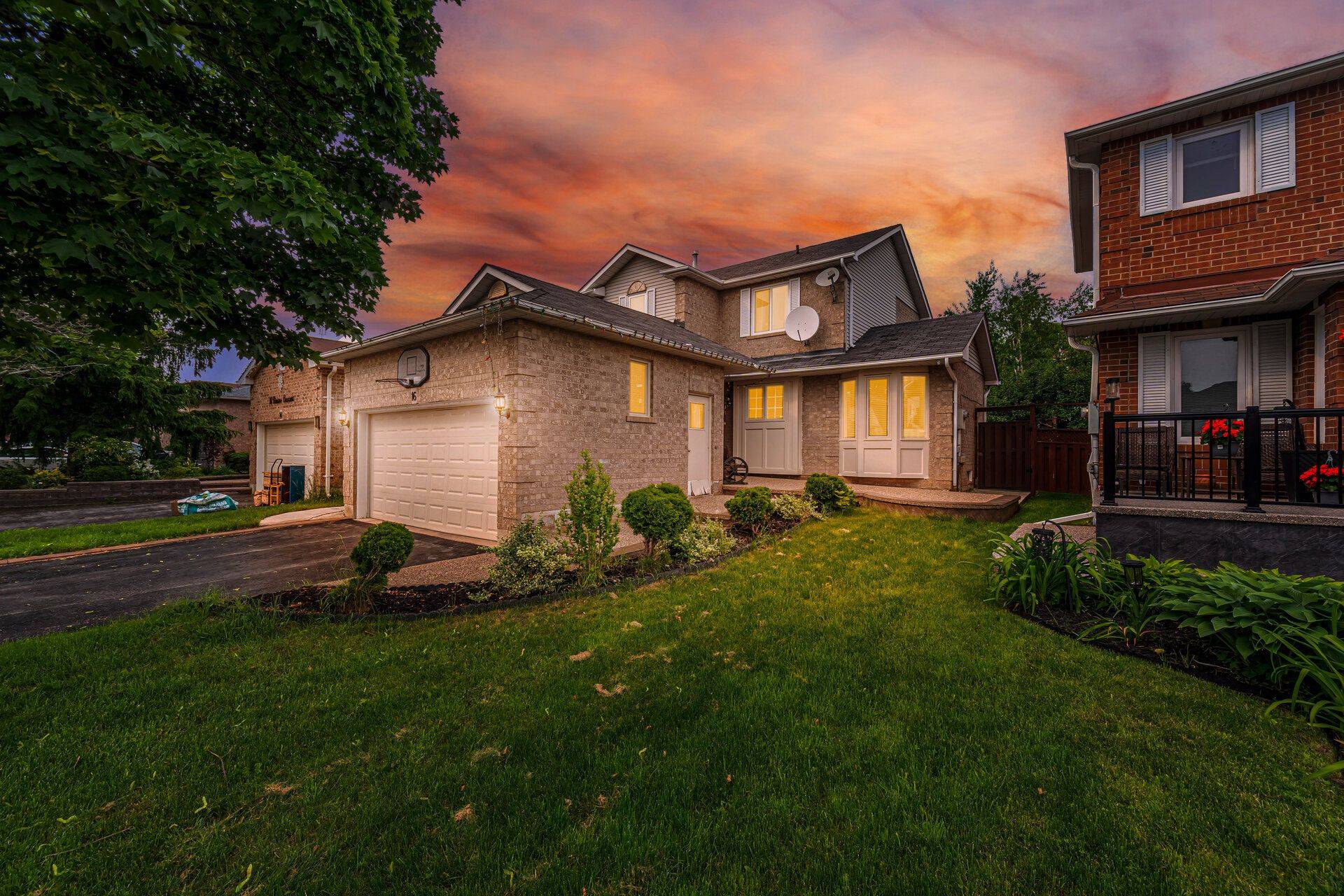 16 Vivians CRES, Brampton, ON L6Y 4T9