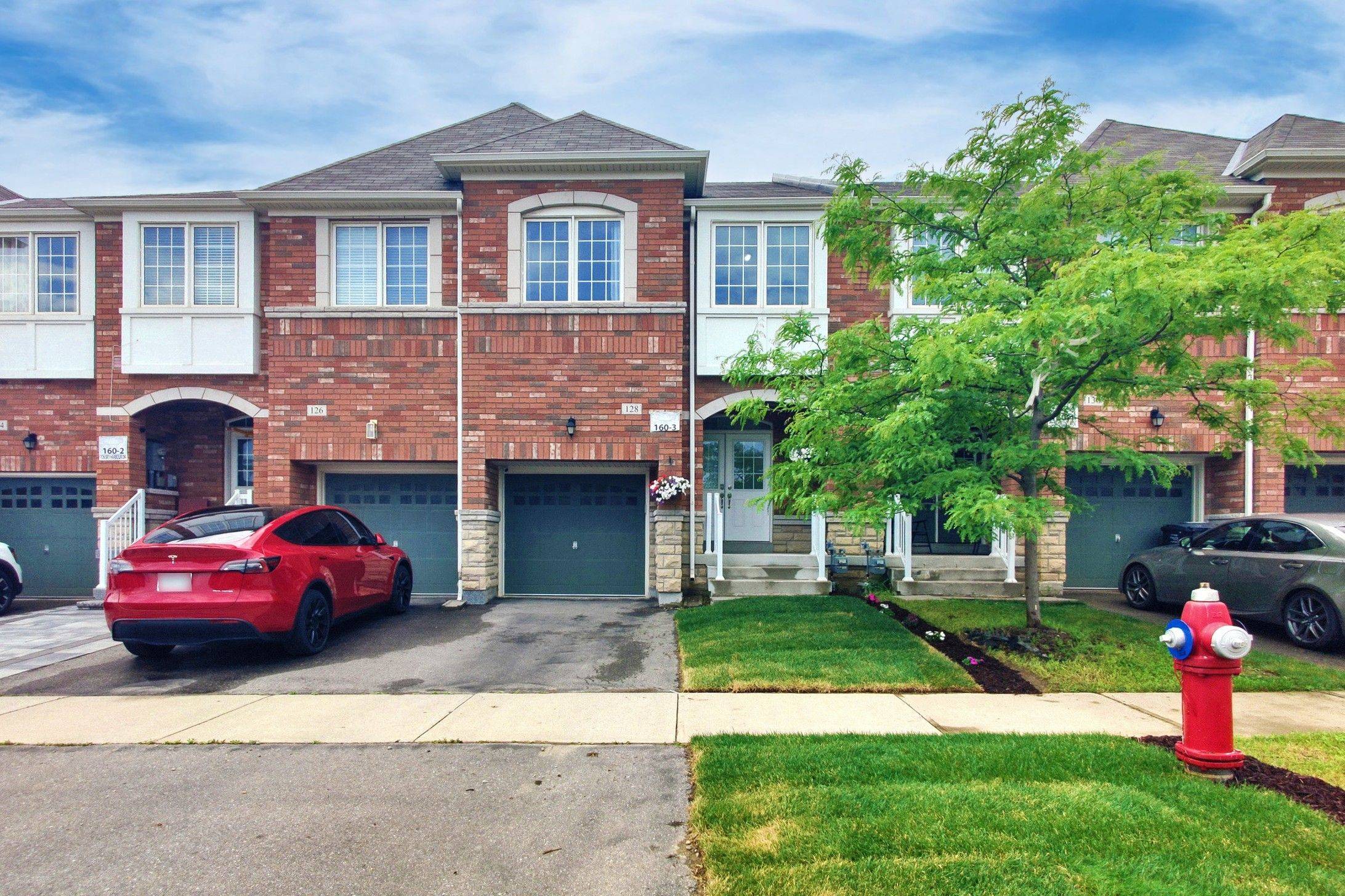 128 Sky Harbour DR, Brampton, ON L6Y 0V1
