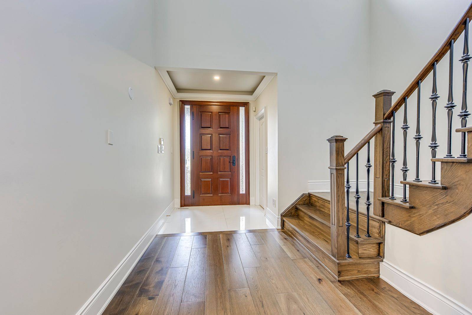Oakville, ON L6M 0G5,2240 Pine Glen RD