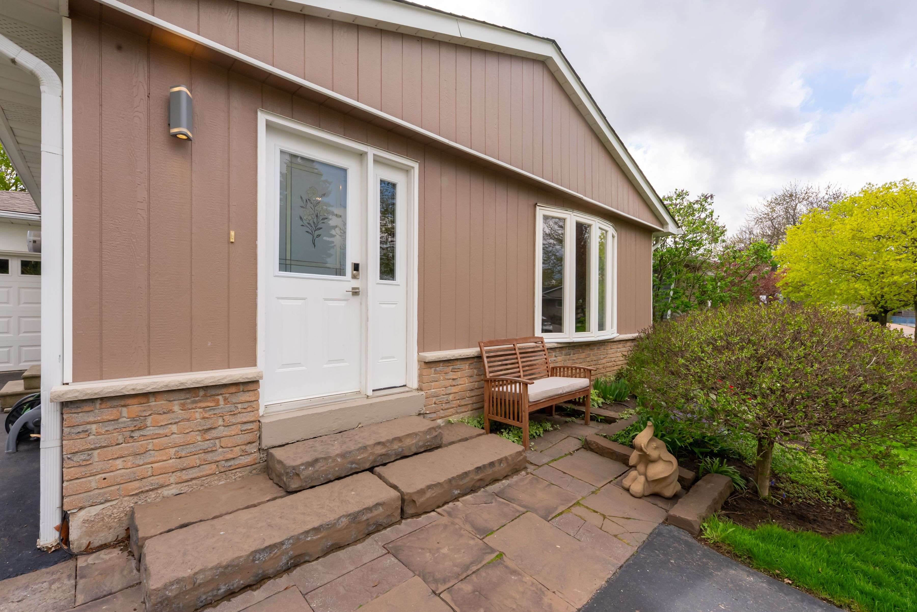 Milton, ON L9T 3W6,868 Governors CRES