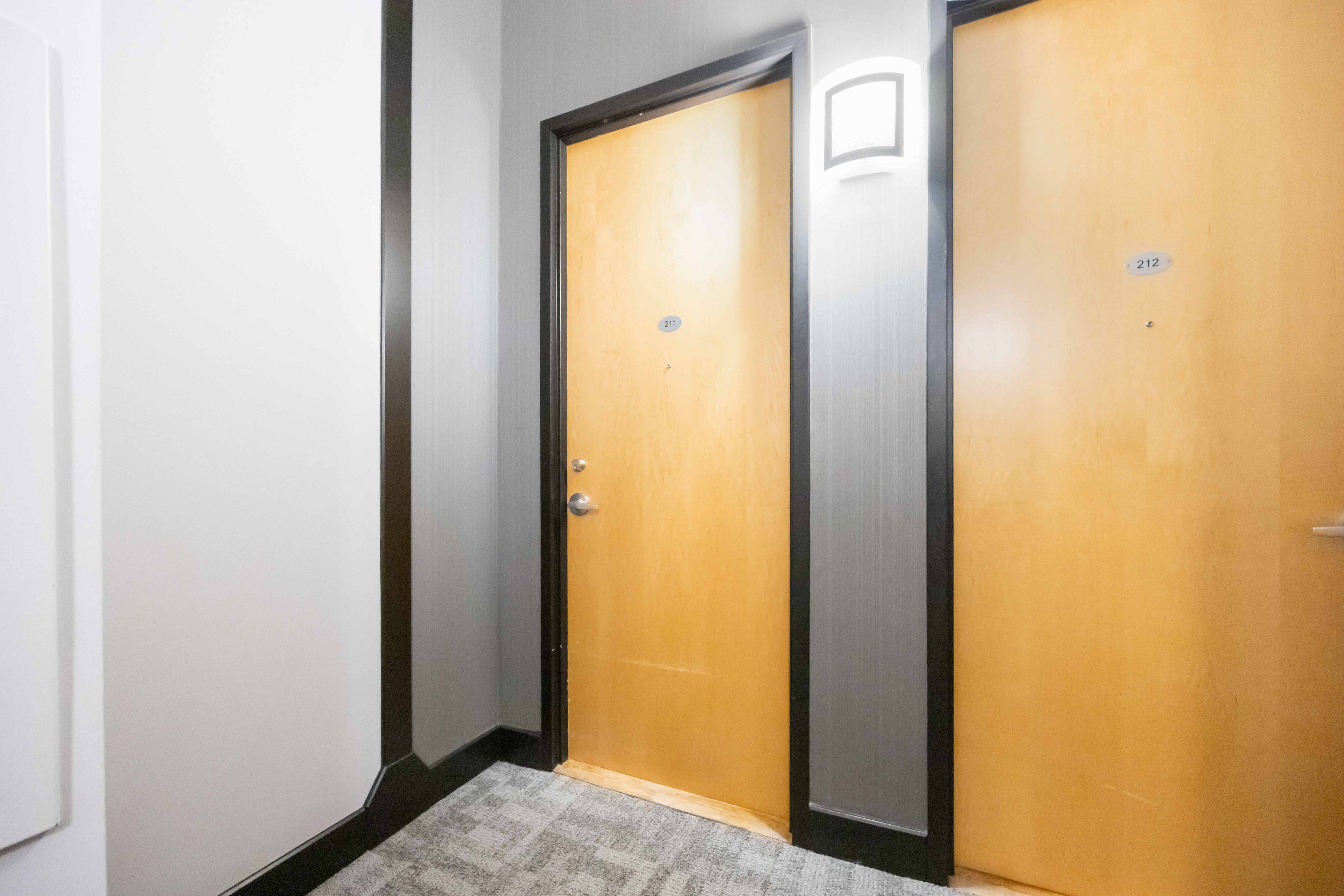 Toronto W04, ON M6B 4M4,1001 Roselawn AVE #211