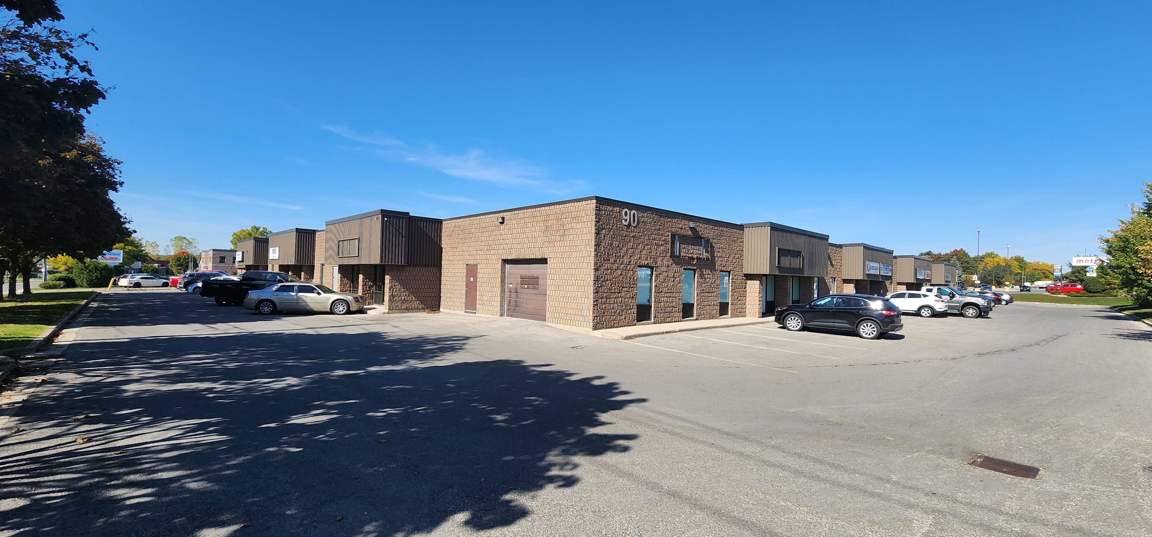 90 CHARTERHOUSE CRES #5, London East, ON N5W 5V5