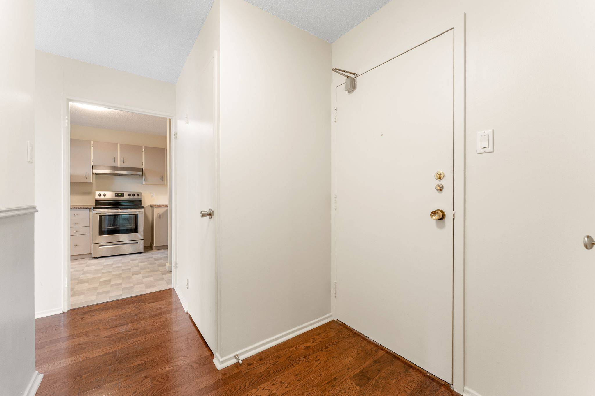 Hunt Club - South Keys And Area, ON K1V 9A7,1285 Cahill DR #803