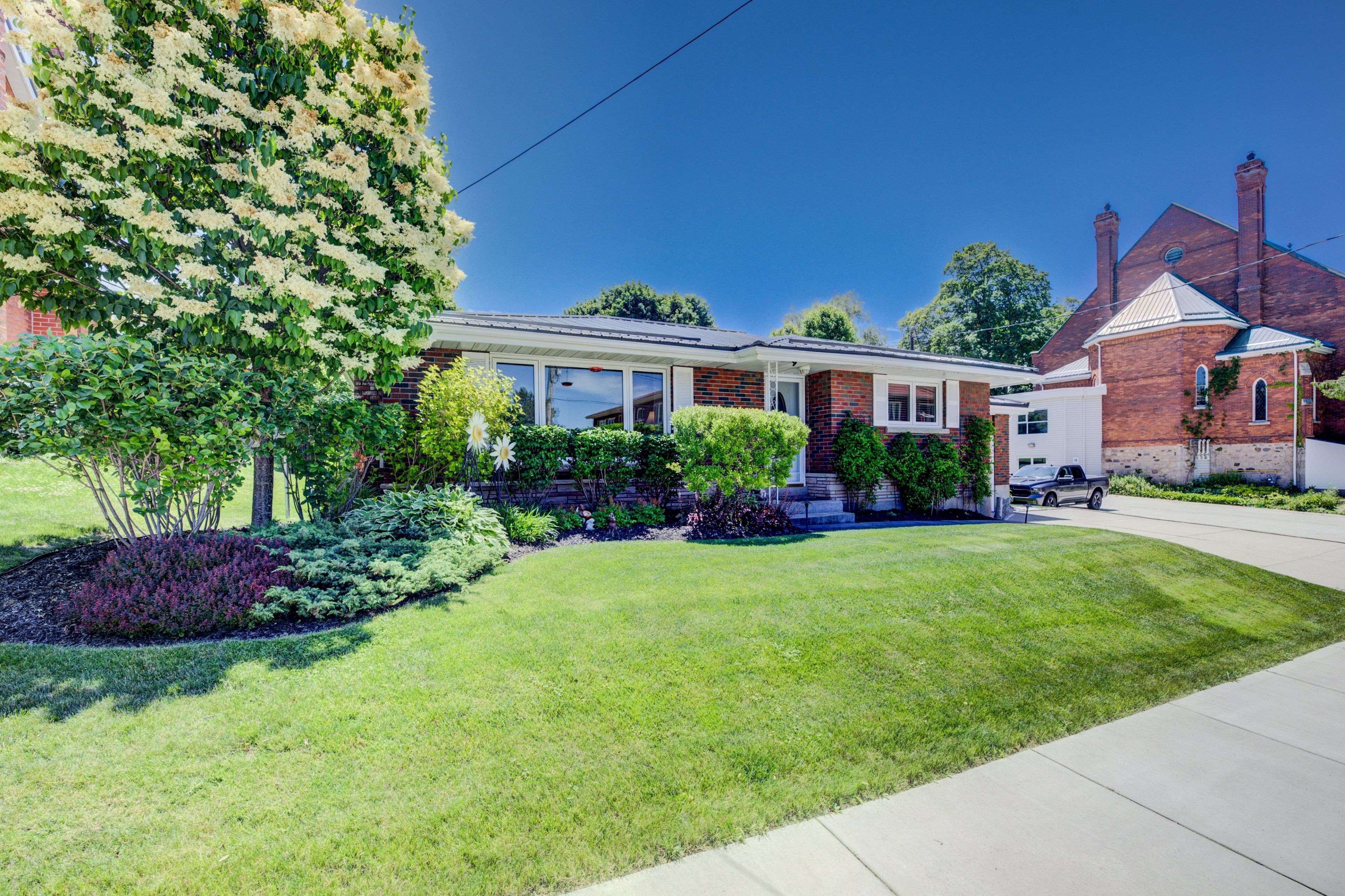 Arran-elderslie, ON N0G 1L0,49 3rd ST S
