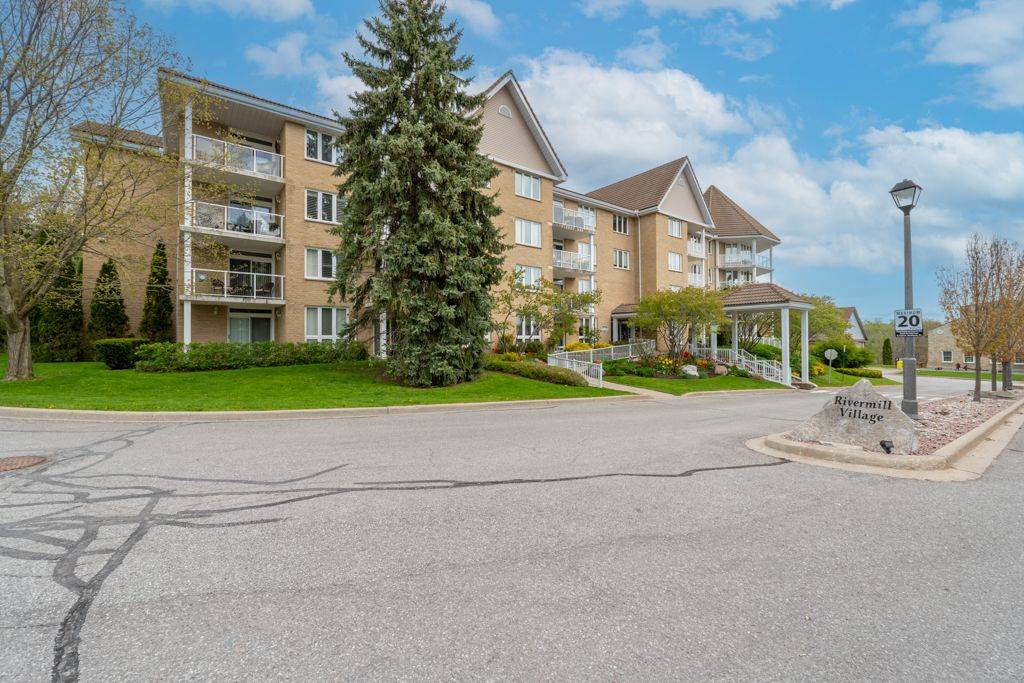 Kawartha Lakes, ON K9V 6K6,51 Rivermill BLVD #208