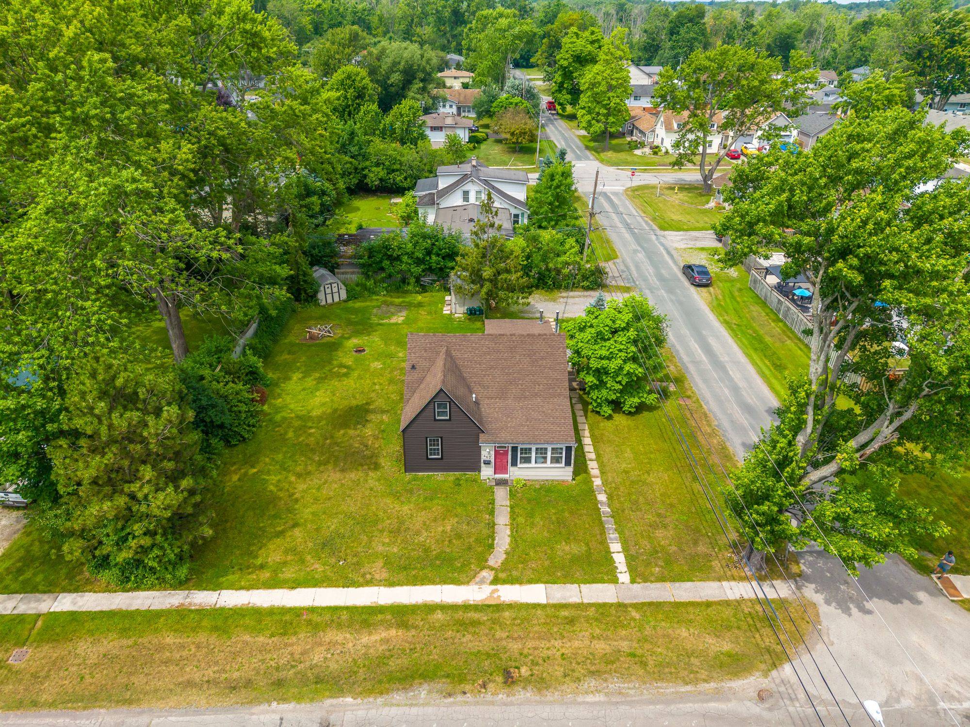 Fort Erie, ON L2A 5C3,467 Ferndale AVE