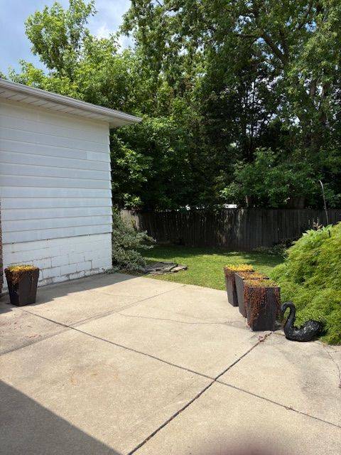 48 Seaton Place DR, Hamilton, ON L9E 2E6