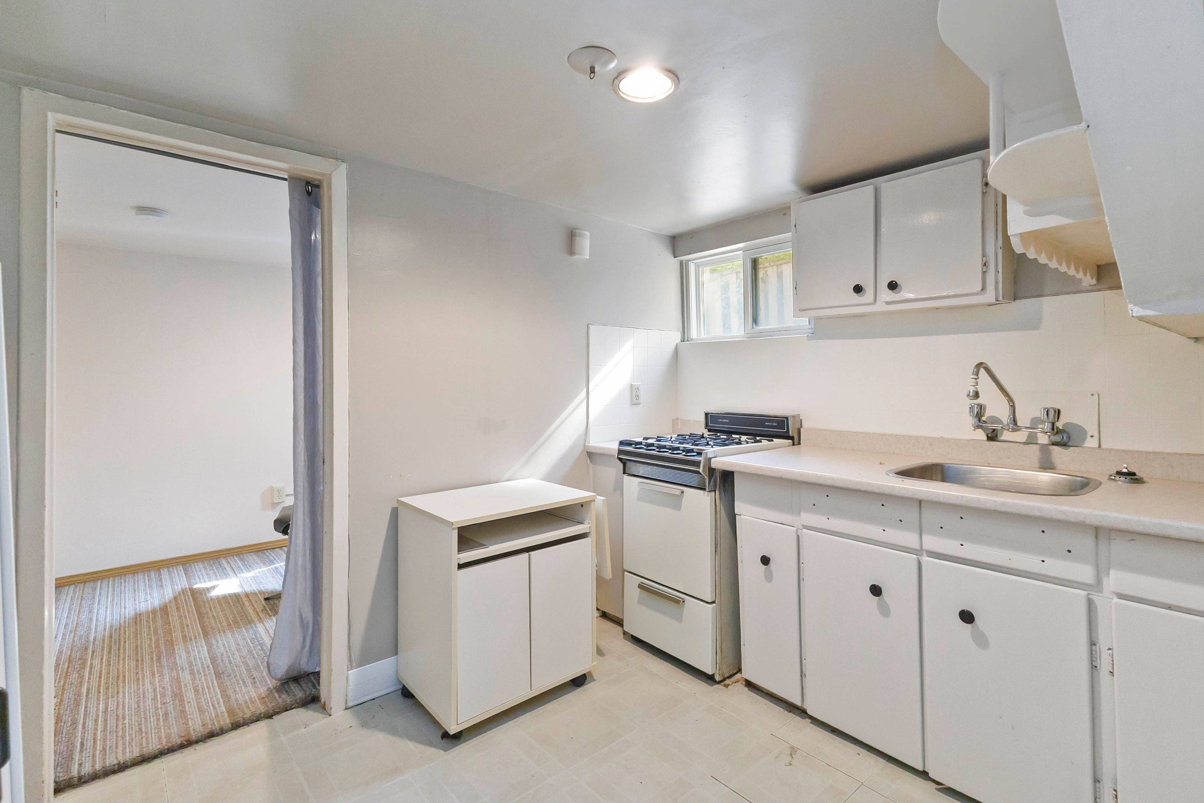 London East, ON N5Z 1G8,1116 Trafalgar ST