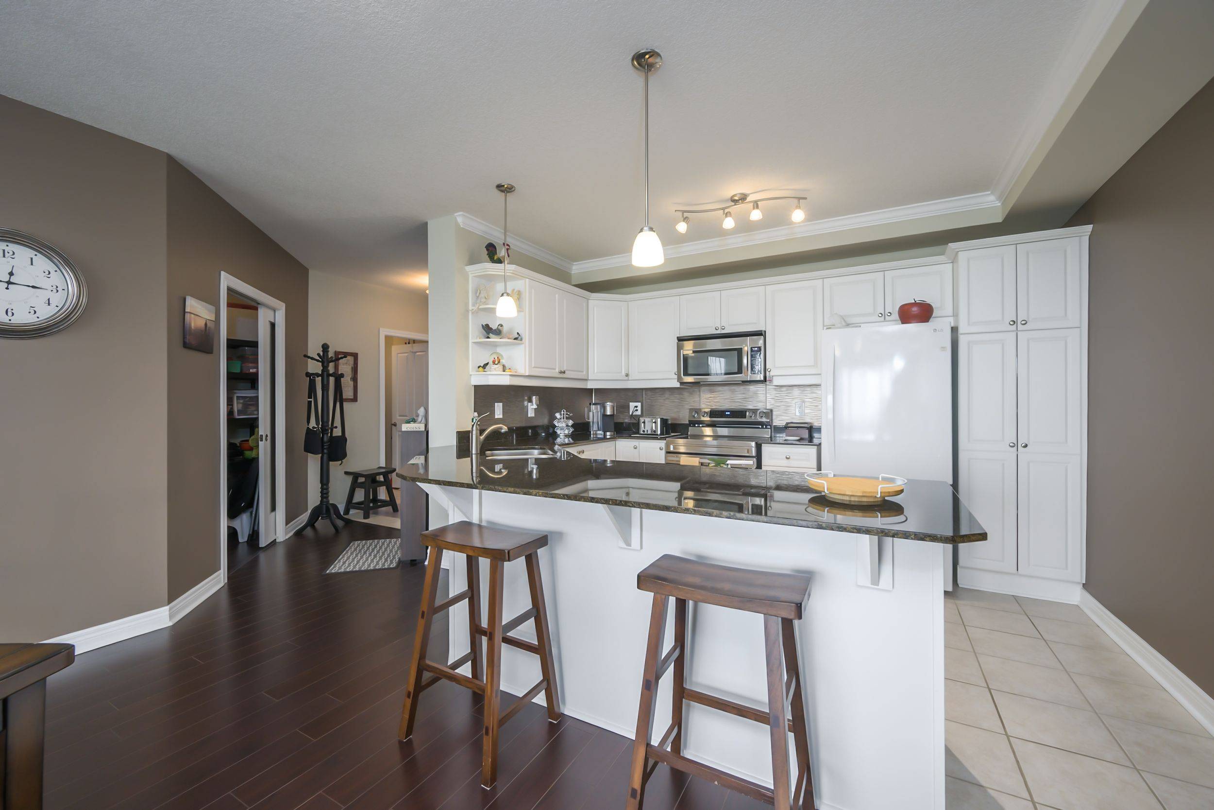 London North, ON N6G 0G5,1030 CORONATION DR #606